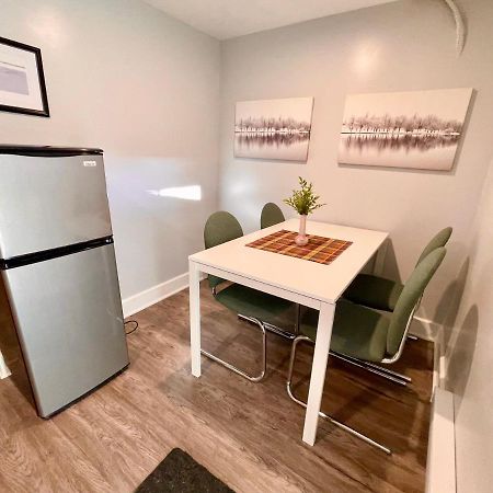 Newly Renovated Studio, Separate Entrance Montreal Luaran gambar