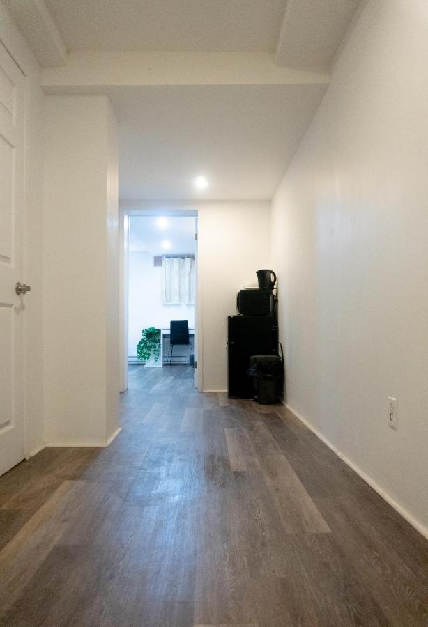 Newly Renovated Studio, Separate Entrance Montreal Luaran gambar