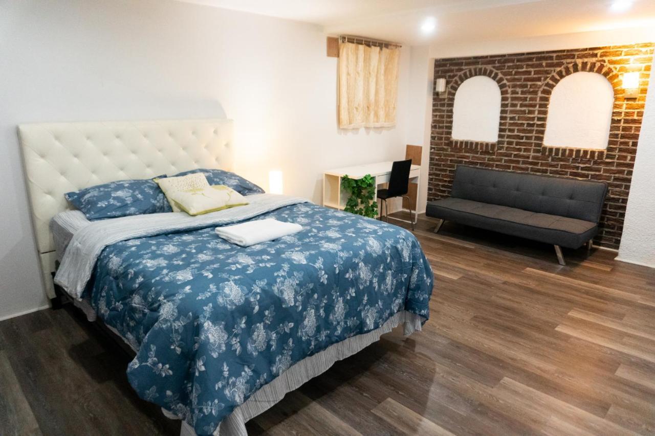 Newly Renovated Studio, Separate Entrance Montreal Luaran gambar