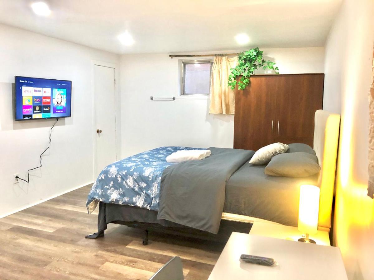 Newly Renovated Studio, Separate Entrance Montreal Luaran gambar