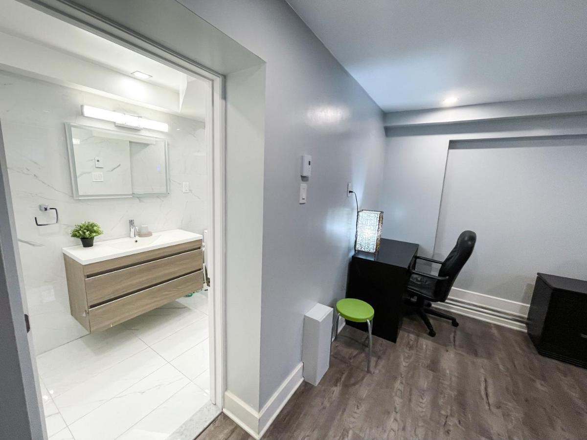 Newly Renovated Studio, Separate Entrance Montreal Luaran gambar